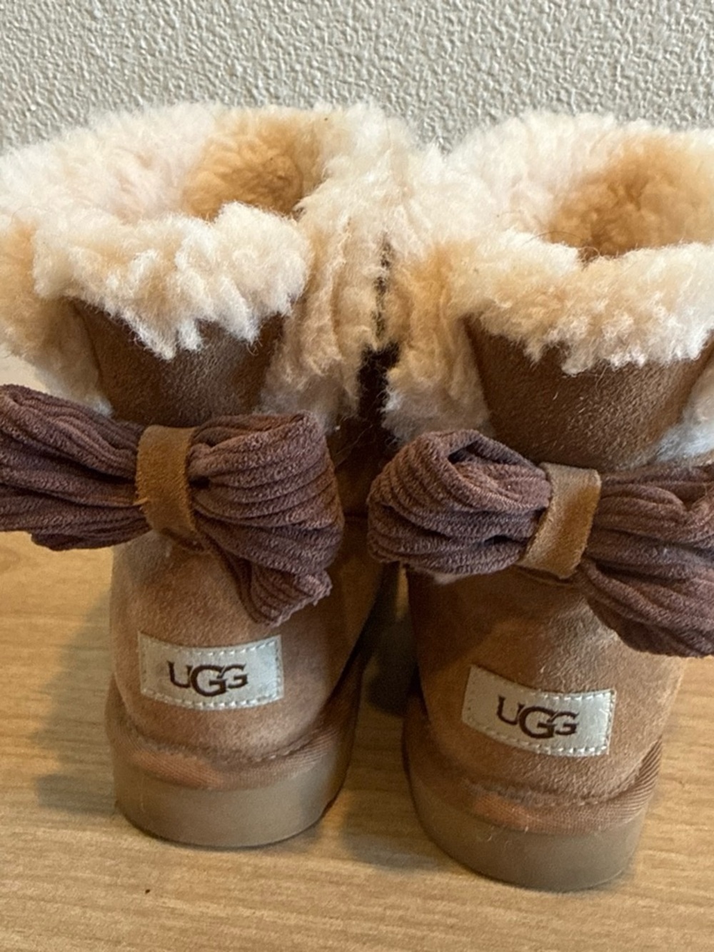 UGG Chestnut Bow-Back Sheepskin Boots